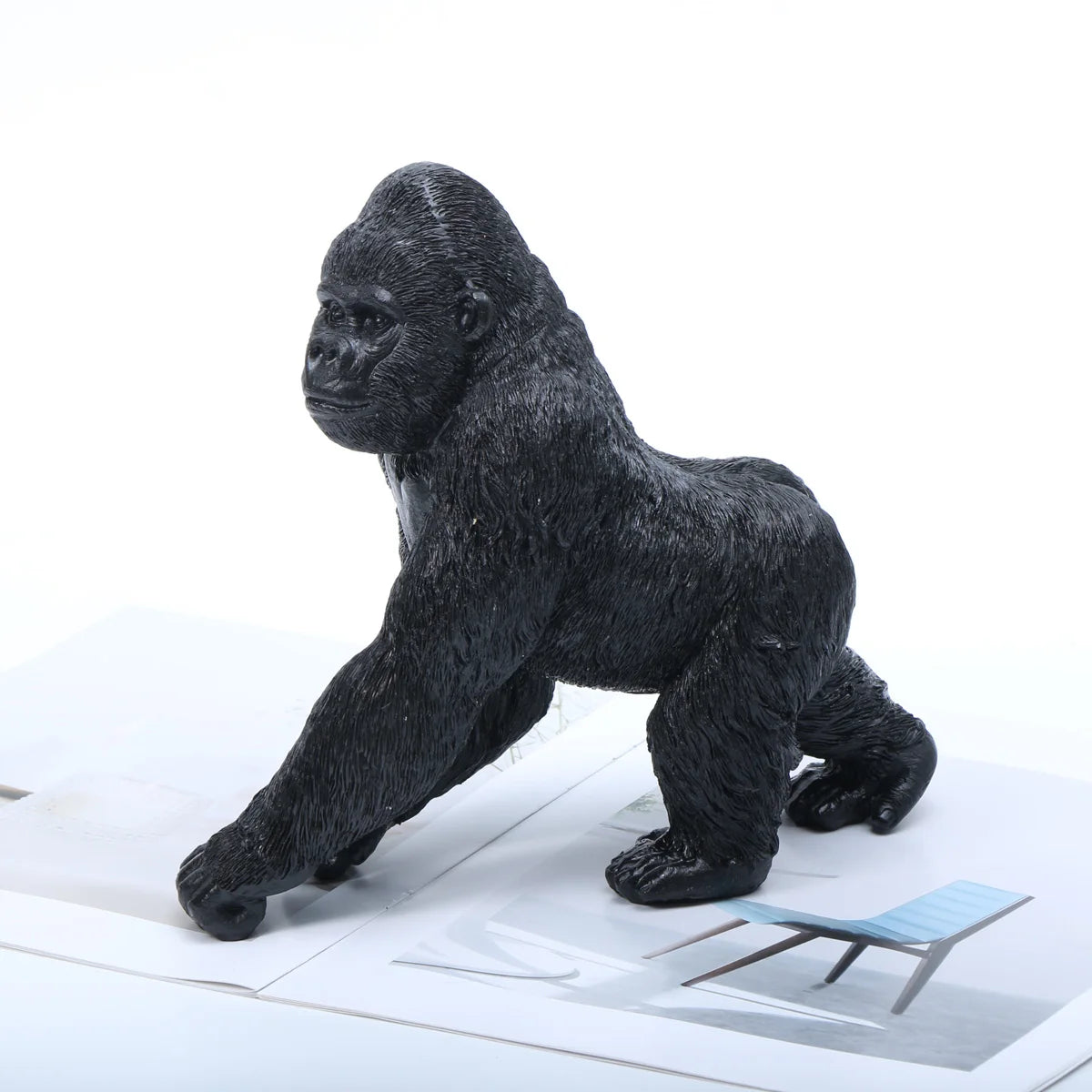 Statue gorille noire