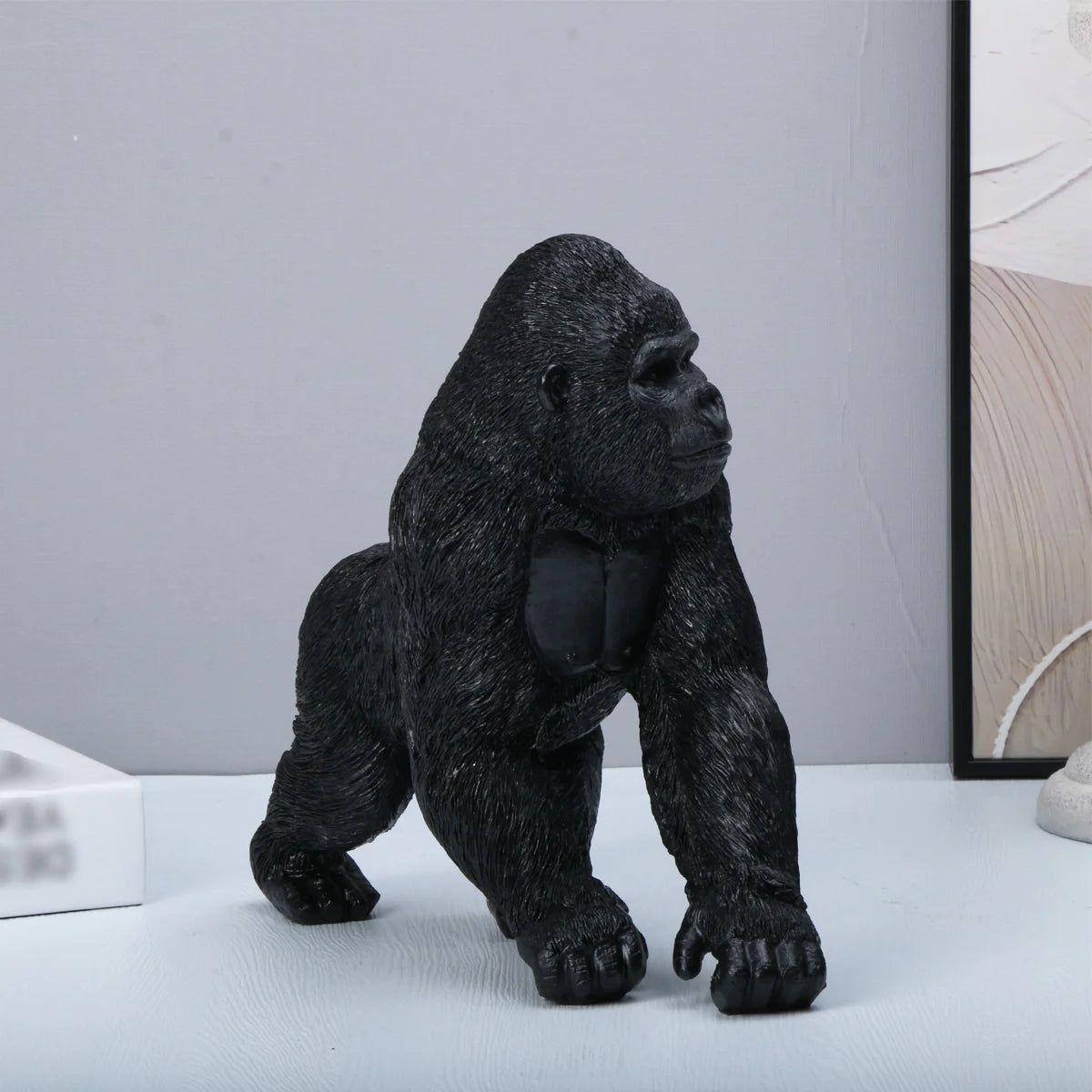 Statue gorille noire