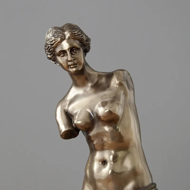 Statue Aphrodite dénudée